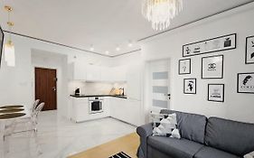 Grand Theatre Prime Apartment